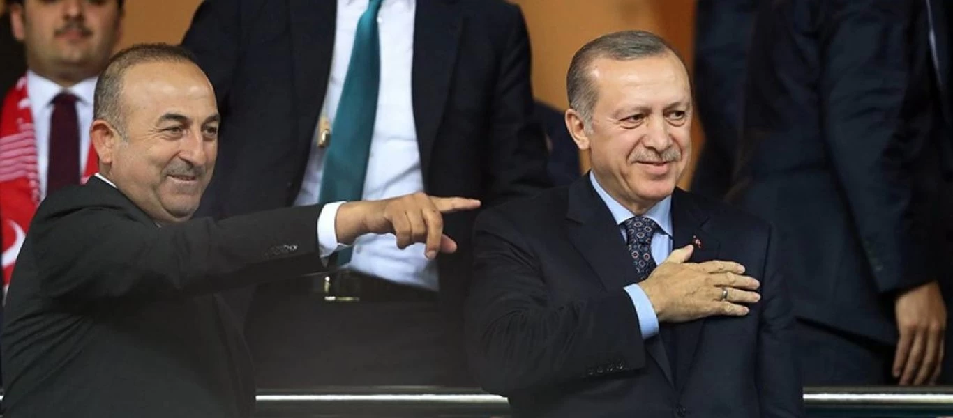 «Εκτός εαυτού» ο Τσαβούσογλου κατά Γαλλίας και ΗΑΕ για Λιβύη: «Ο ένας δίνει τα όπλα και ο άλλος πληρώνει»